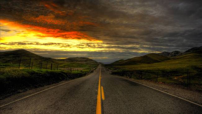 Estrada Por Do Sol Nublado