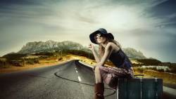 Garota Aguardando Carona Na Estrada